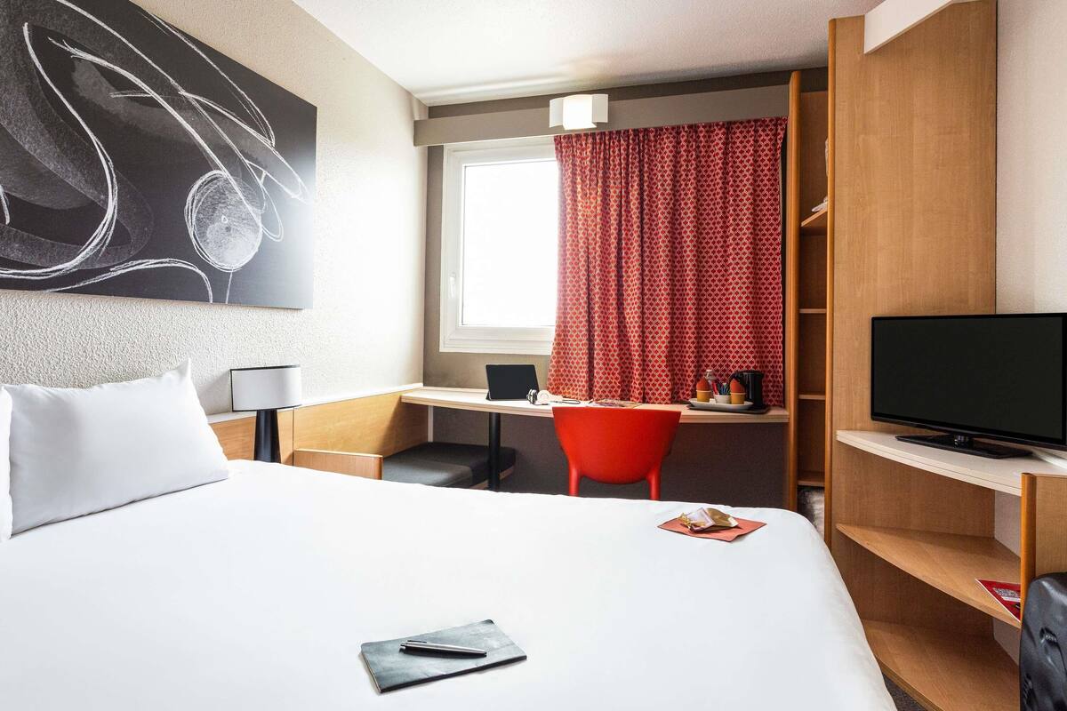 Comfort Room, 1 Double Bed | 1 bedroom, premium bedding, pillowtop beds, desk