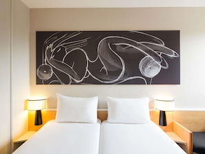 Chambre Standard Double ou avec lits jumeaux | 1 chambre, literie de qualité supérieure, surmatelas, bureau