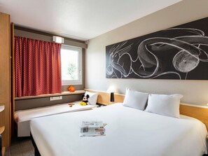 Double Room with Child Bed | 1 soverom, sengetøy av topp kvalitet og senger med overmadrass