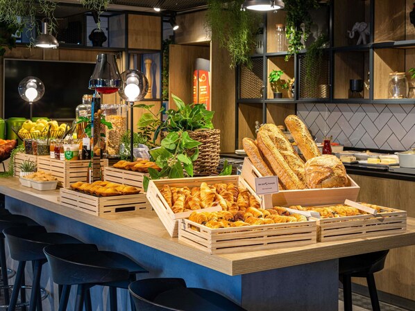 Daily buffet breakfast (EUR 14 per person)