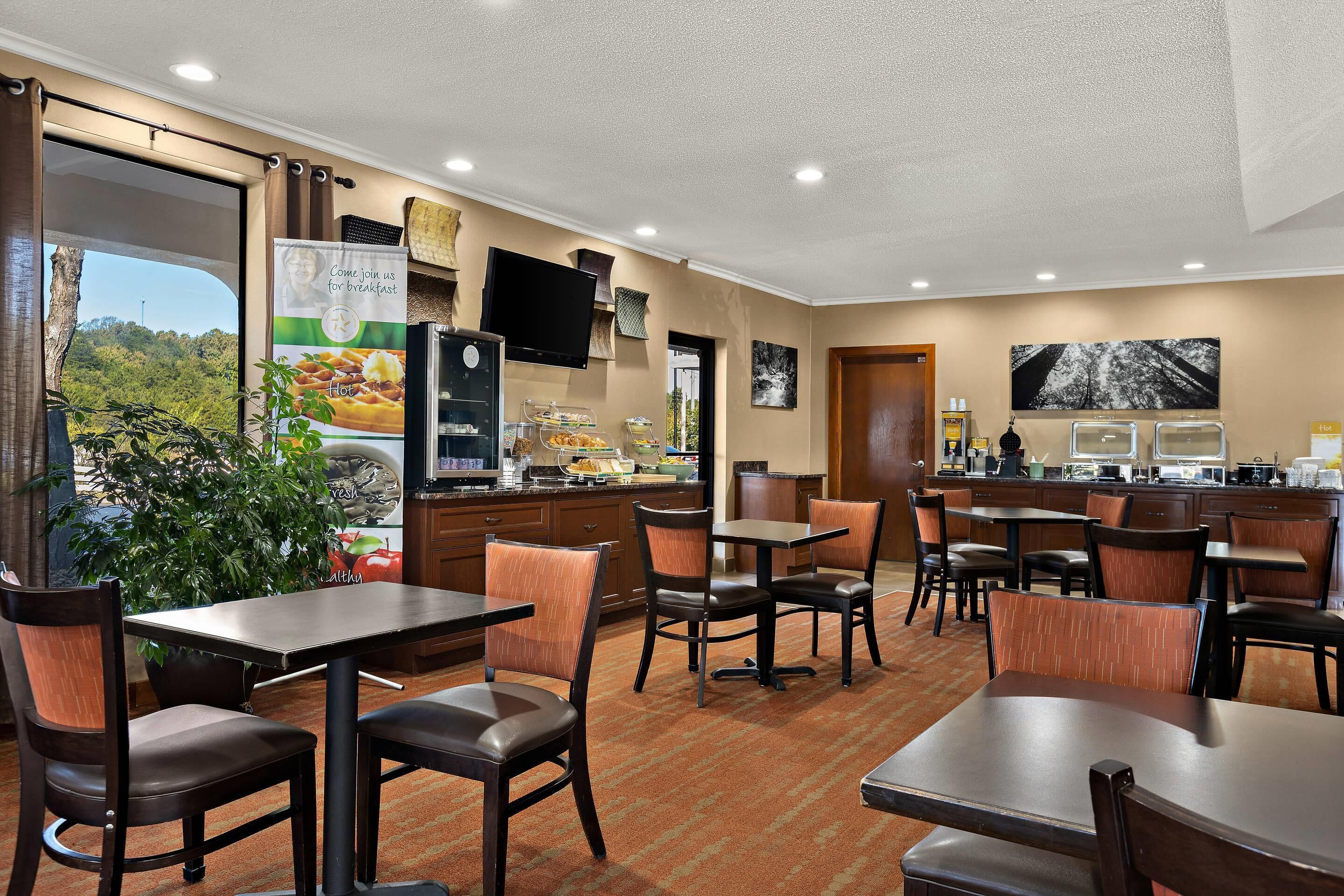 Free daily continental breakfast