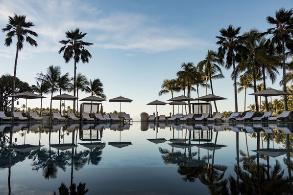 4 piscines extérieures, tentes de plage, parasols de plage