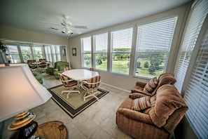 Luxury Condo, 4 Bedrooms, Jetted Tub, Resort View | Golf view