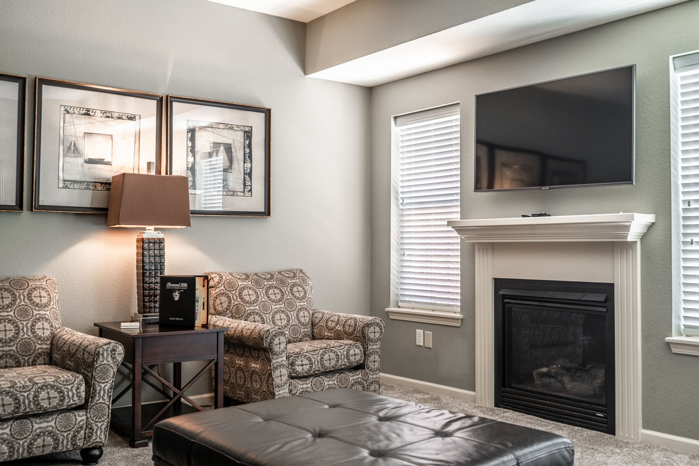 exclusive townhome, 5 bedrooms, jetted tub, resort view | living area | smart tv