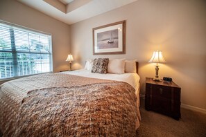 Luxury Condo, 4 Bedrooms, Jetted Tub, Resort View