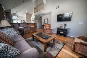 Family Condo, 3 Bedrooms, Terrace, Resort View | Living area | Smart TV