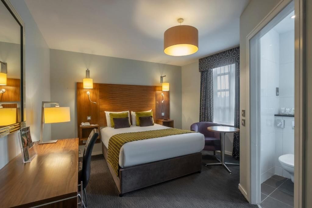 1 bedroom, in-room safe, desk, iron/ironing board