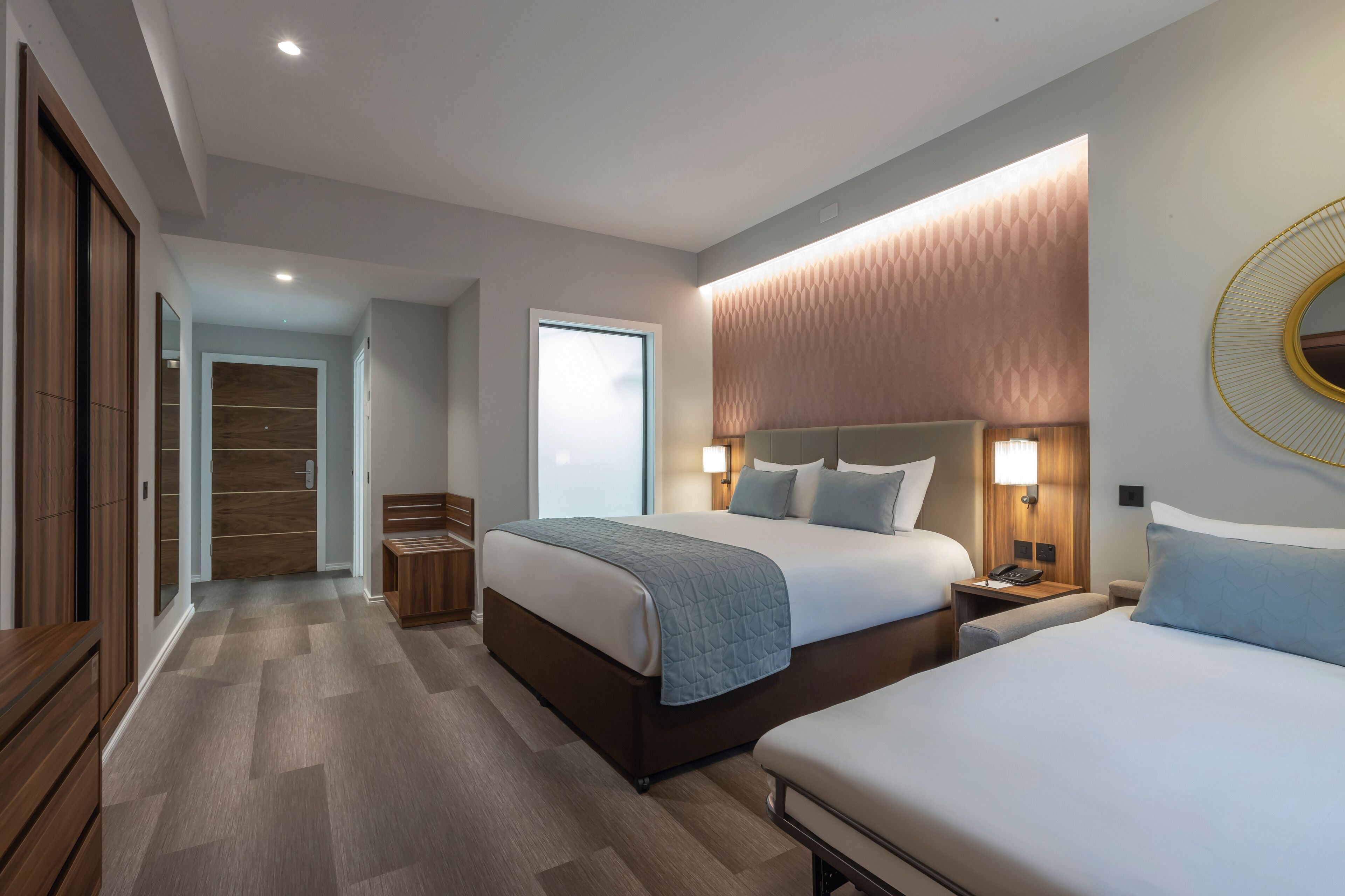 1 bedroom, in-room safe, desk, iron/ironing board