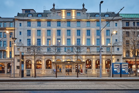 Front of property. Hotel Riu Plaza The Gresham Dublin