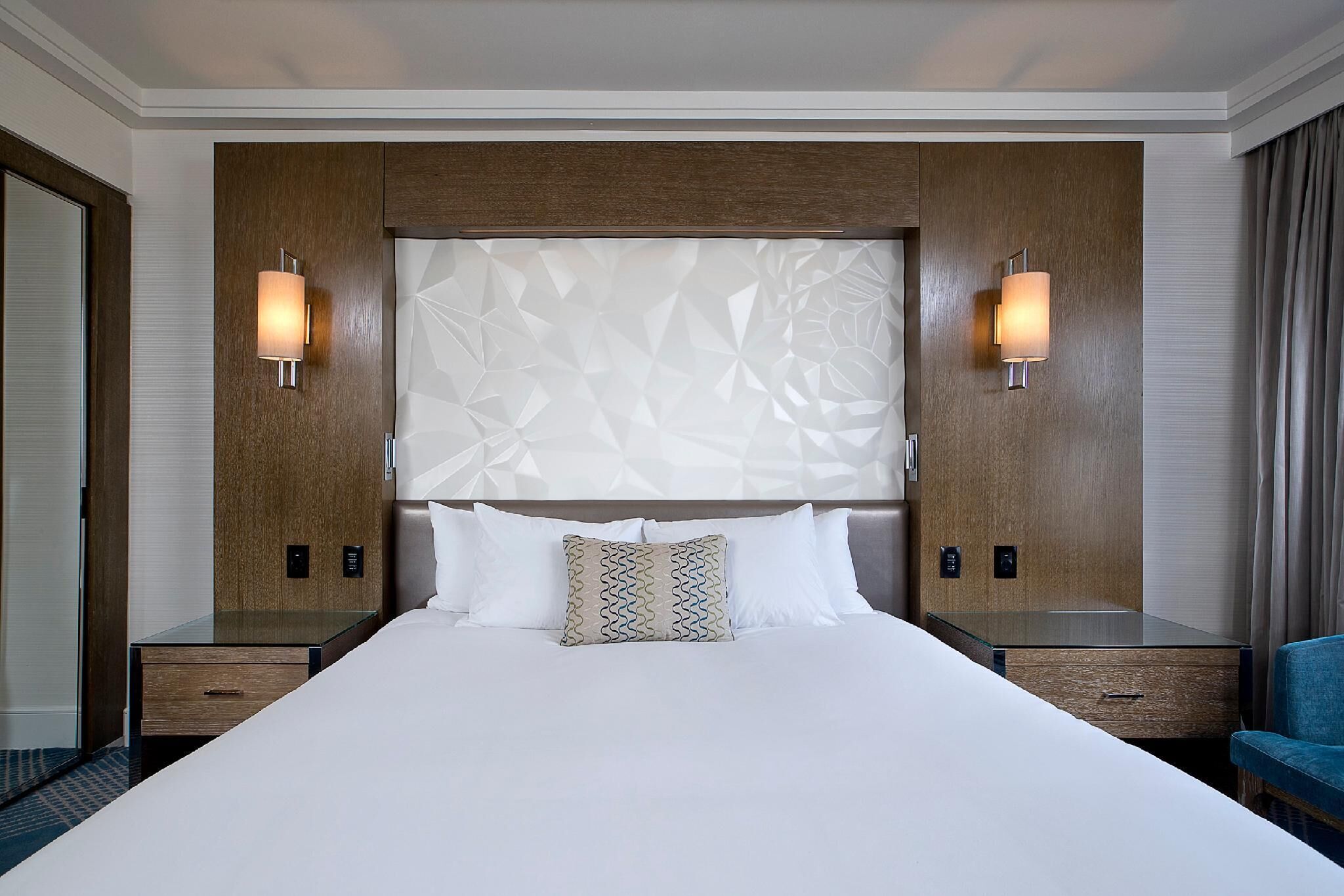 Premium bedding, pillowtop beds, in-room safe, desk