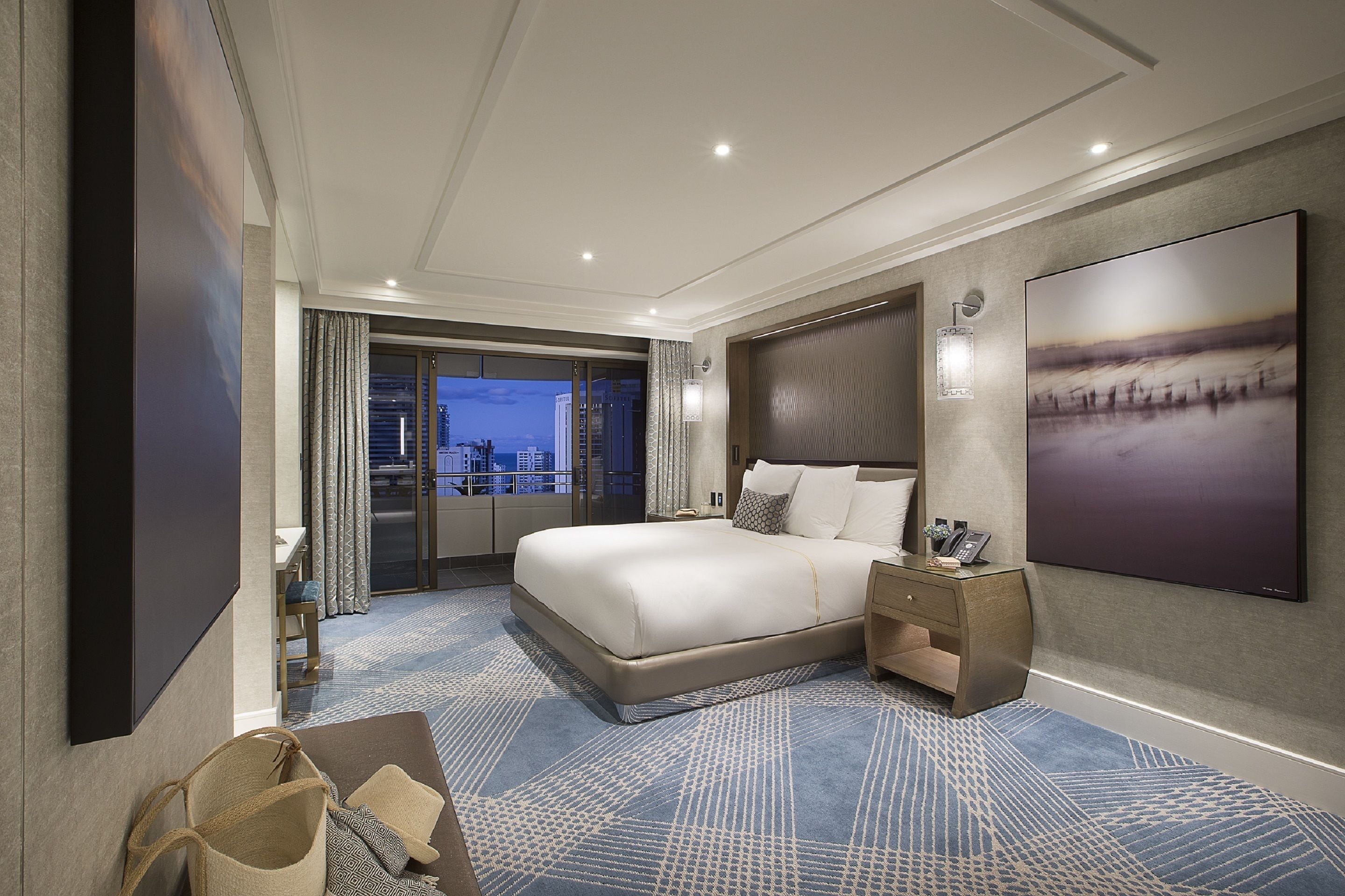 club suite | 1 bedroom, premium bedding, pillow-top beds, in-room safe
