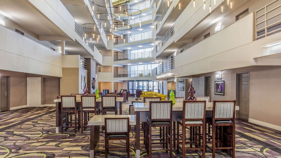 La Quinta Inn & Suites by Wyndham Lubbock West Medical Centr