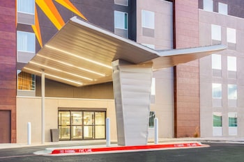 La Quinta Inn & Suites by Wyndham Lubbock West Medical Centr