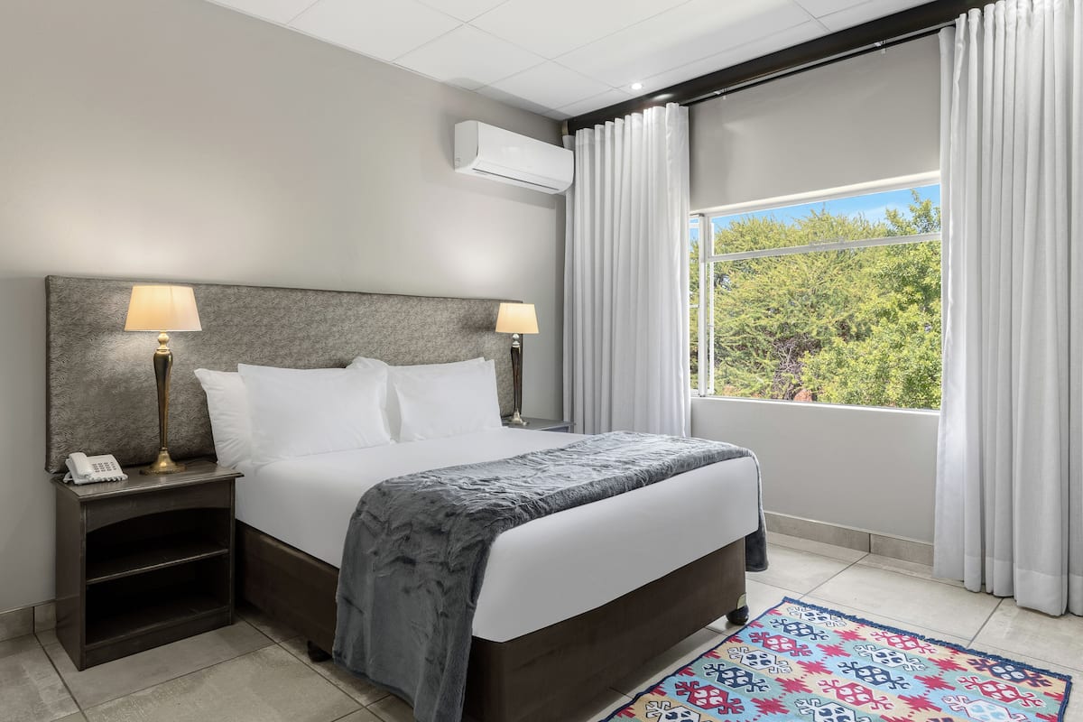 Apartment, Terrace | Premium bedding, in-room safe, desk, iron/ironing board