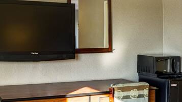 標準客房, 非吸煙房 | 客房內保險箱、書桌、熨斗/熨衣板、搖籃/嬰兒床