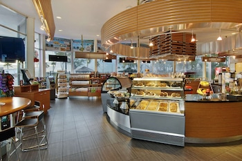 3 restaurants, breakfast served at Bahia Mar Ft. Lauderdale Beach- a DoubleTree by Hilton Hotel