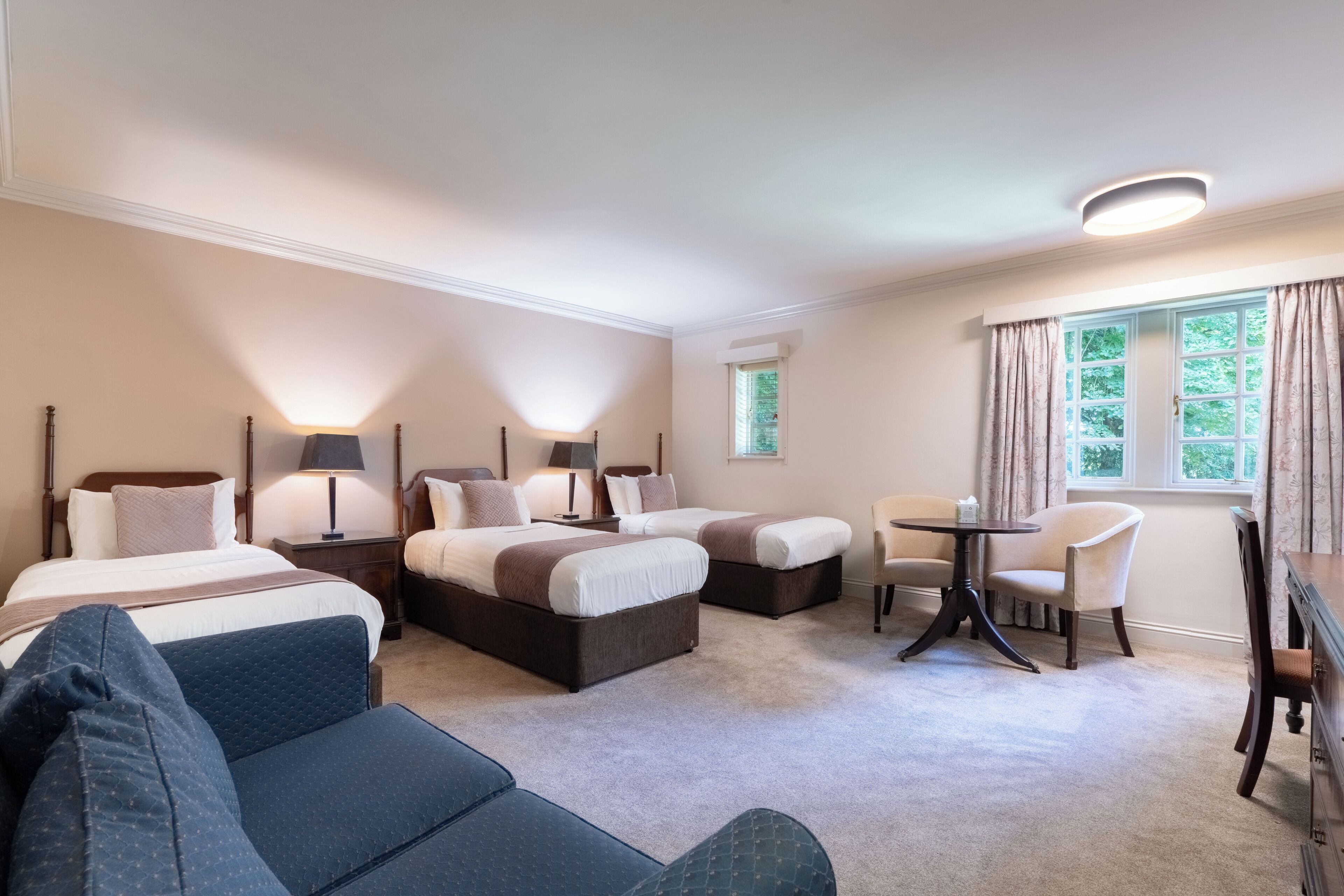 classic triple room | 1 bedroom, in-room safe, desk, iron/ironing board