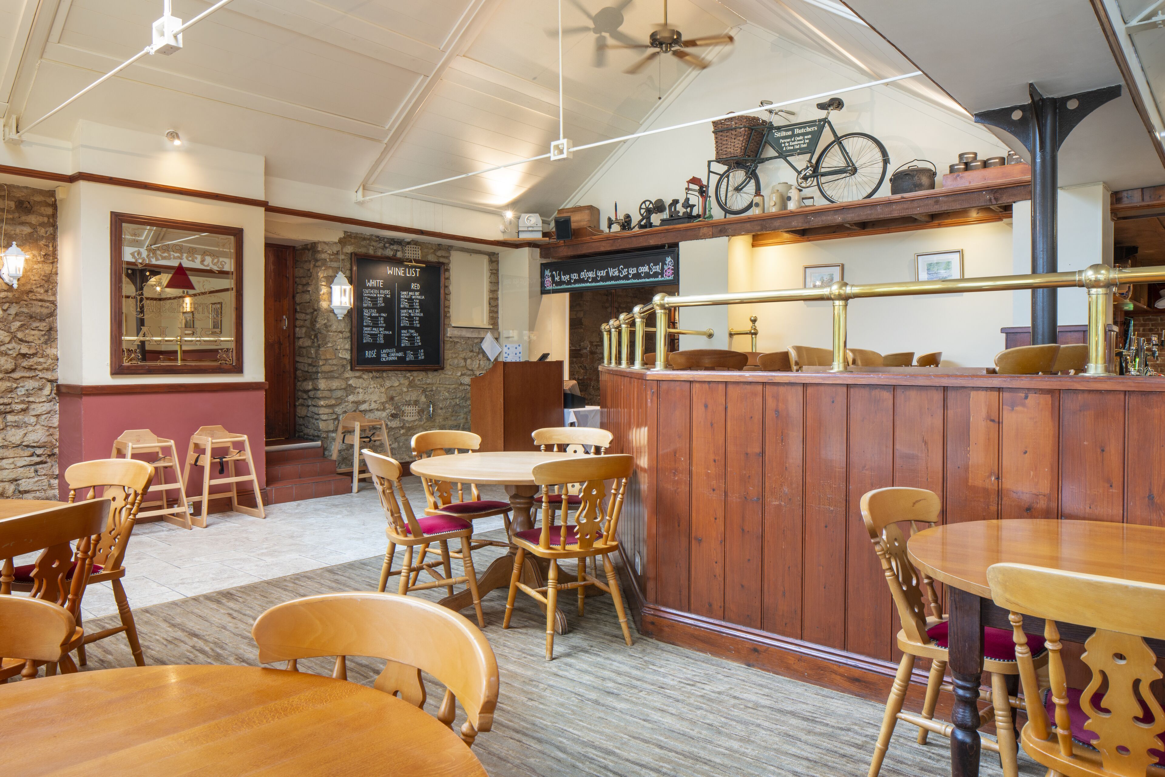 serves lunch and dinner