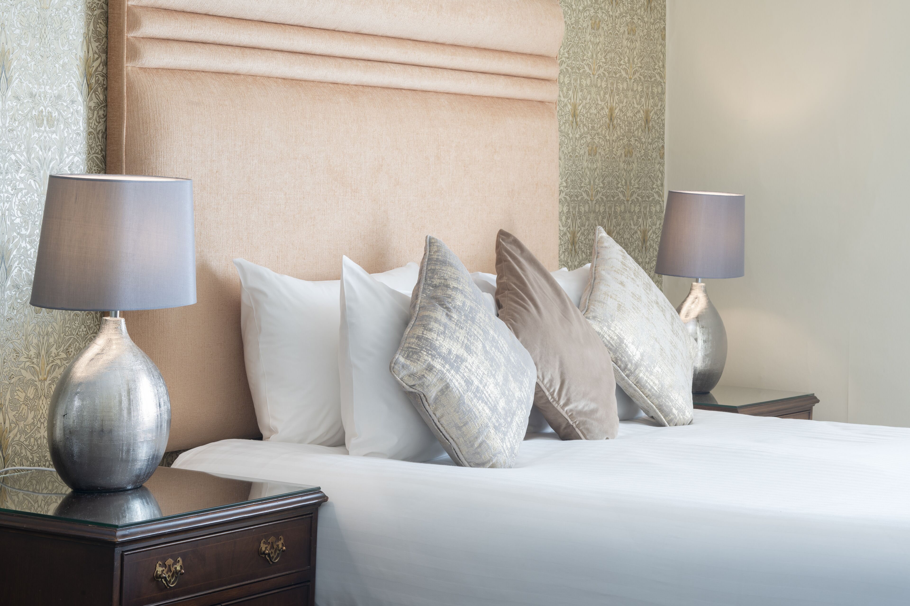 heritage double room | 1 bedroom, in-room safe, desk, iron/ironing board