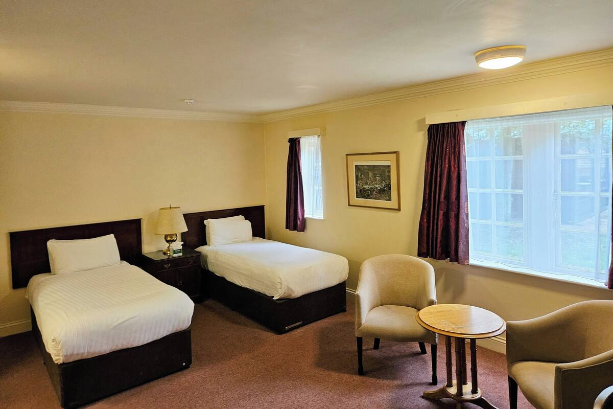 Classic Double or Twin Room, Mobility Accessible | In-room safe, desk, iron/ironing board, WiFi (free)