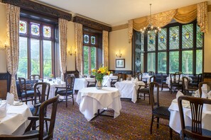 2 restaurants, lunch, dinner served; British cuisine - Orton Hall Hotel & Spa (Peterborough)