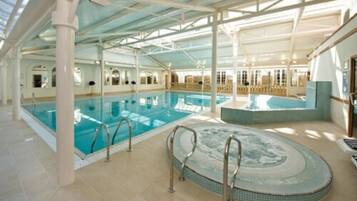 Sauna, steam room, body treatments, aromatherapy, deep-tissue massages