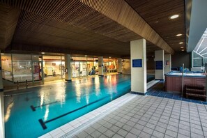 Indendørs pool