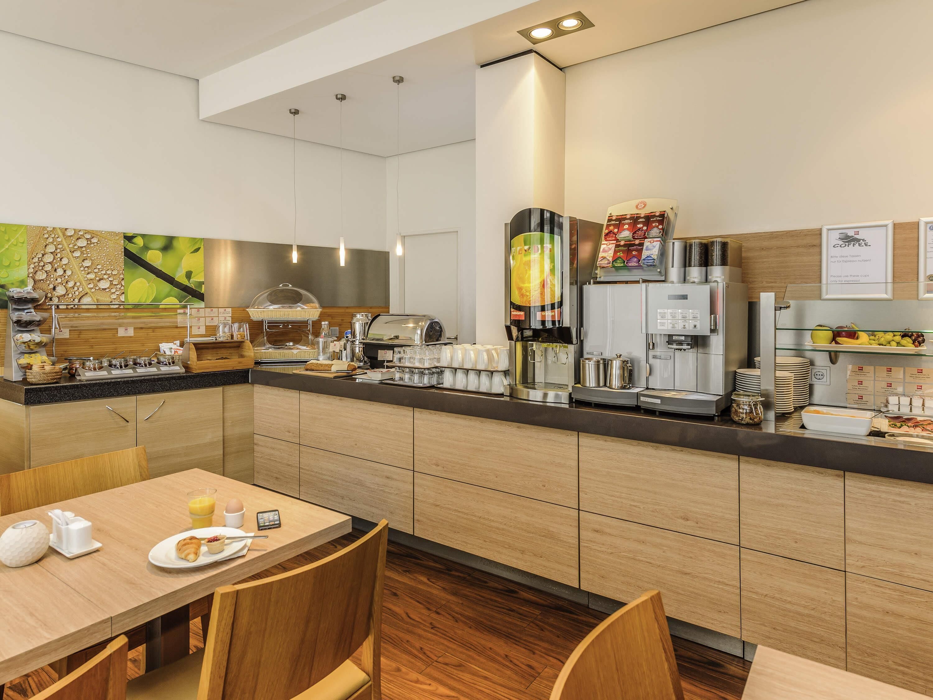 Daily buffet breakfast for a fee