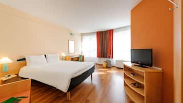Standardzimmer | Schreibtisch, Verdunkelungsvorhänge, Bügeleisen/Bügelbrett