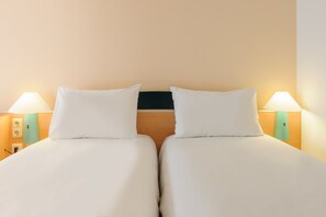 Habitación estándar con 2 camas individuales, 2 camas individuales | Servicios de la habitación