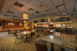 아침 식사, 점심 식사 및 저녁 식사 제공