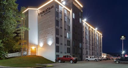 DoubleTree by Hilton Washington Meadow Lands Casino Area