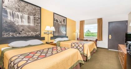 Super 8 by Wyndham Williamsburg