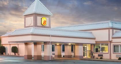Super 8 by Wyndham Williamsburg