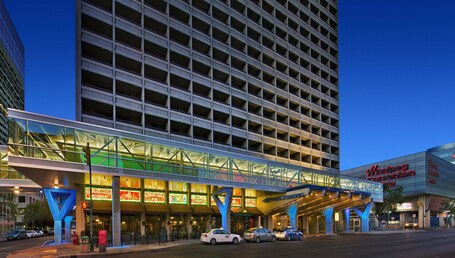 Delta Hotels by Marriott Winnipeg - Image 15