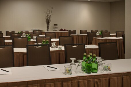 Delta Hotels by Marriott Winnipeg - Image 32