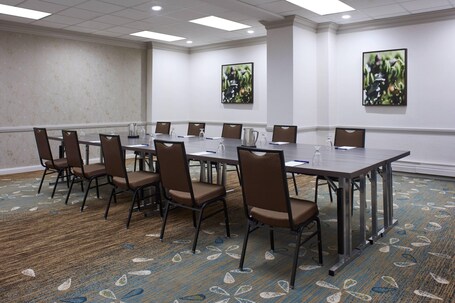 Delta Hotels by Marriott Winnipeg - Image 36