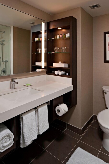 Delta Hotels by Marriott Winnipeg - Image 28