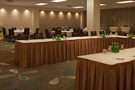 Delta Hotels by Marriott Winnipeg - Image 33