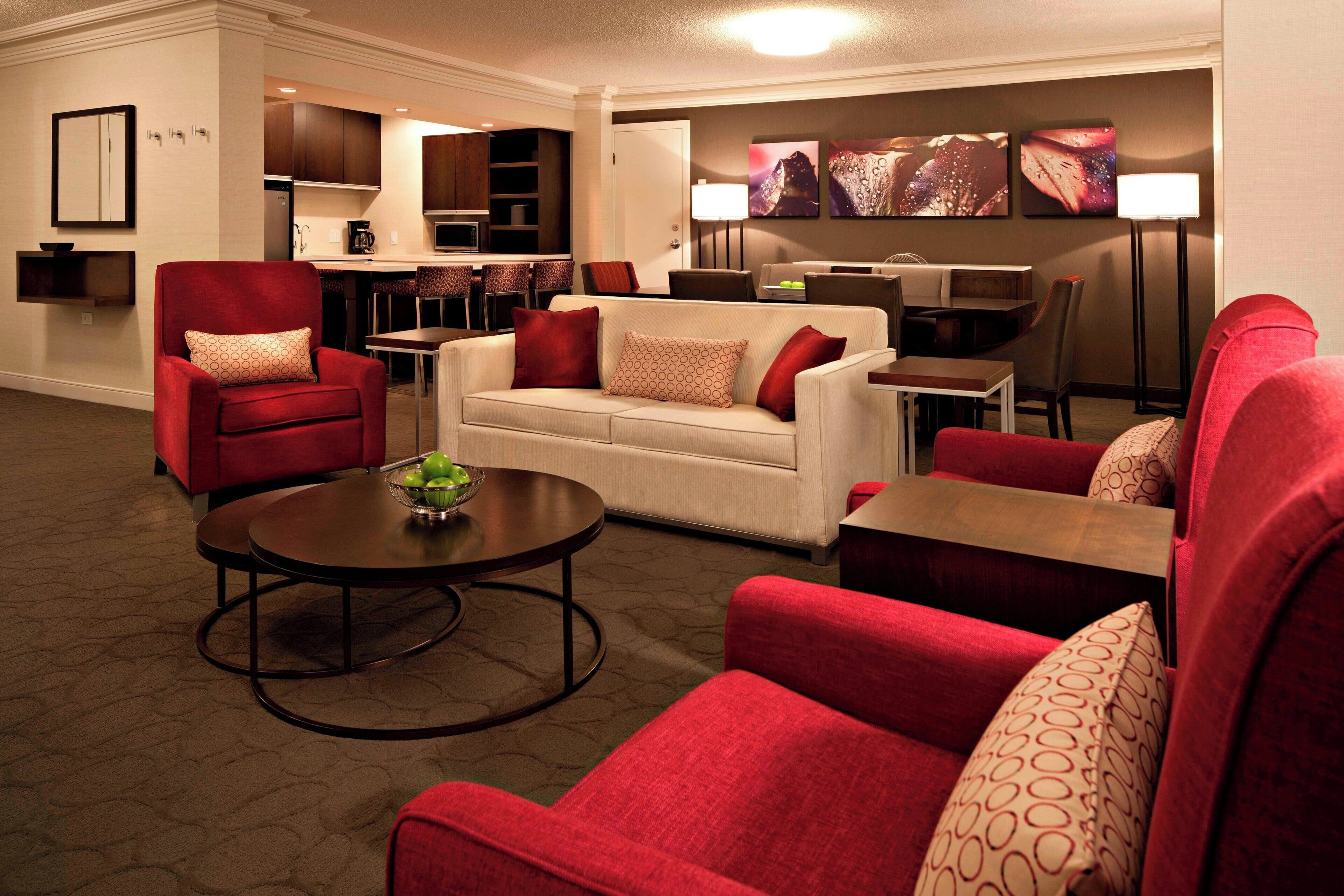 Hochwertige Bettwaren, Daunenbettdecken, Pillowtop-Betten, Schreibtisch