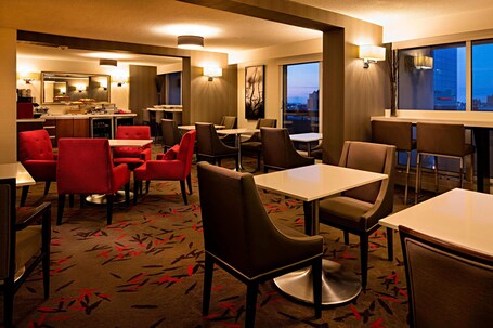 Delta Hotels by Marriott Winnipeg - Image 23