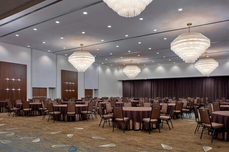 Delta Hotels by Marriott Winnipeg - Image 74