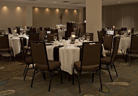 Delta Hotels by Marriott Winnipeg - Image 76