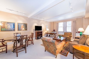 Suite, 2 Queen Beds | Living room