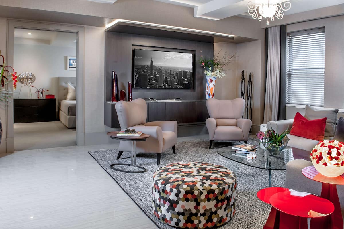 Two Bedroom Suite | Coffres-forts dans les chambres, décoration personnalisée