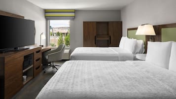 Habitación, 2 camas Queen size, para no fumadores | Ropa de cama hipoalergénica y tabla de planchar con plancha