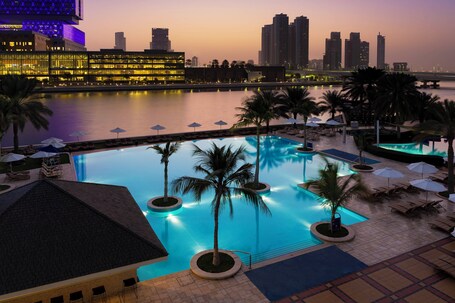 Beach Rotana - Image 15