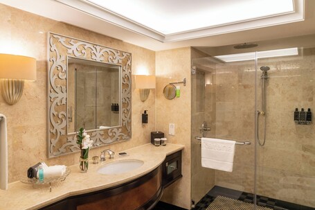 Beach Rotana - Image 58