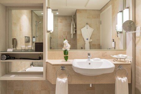 Beach Rotana - Image 39