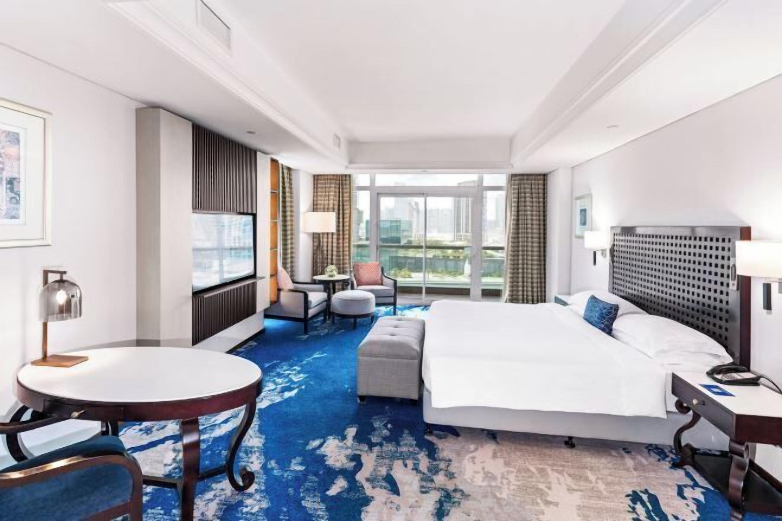 1 bedroom, down comforters, minibar, in-room safe